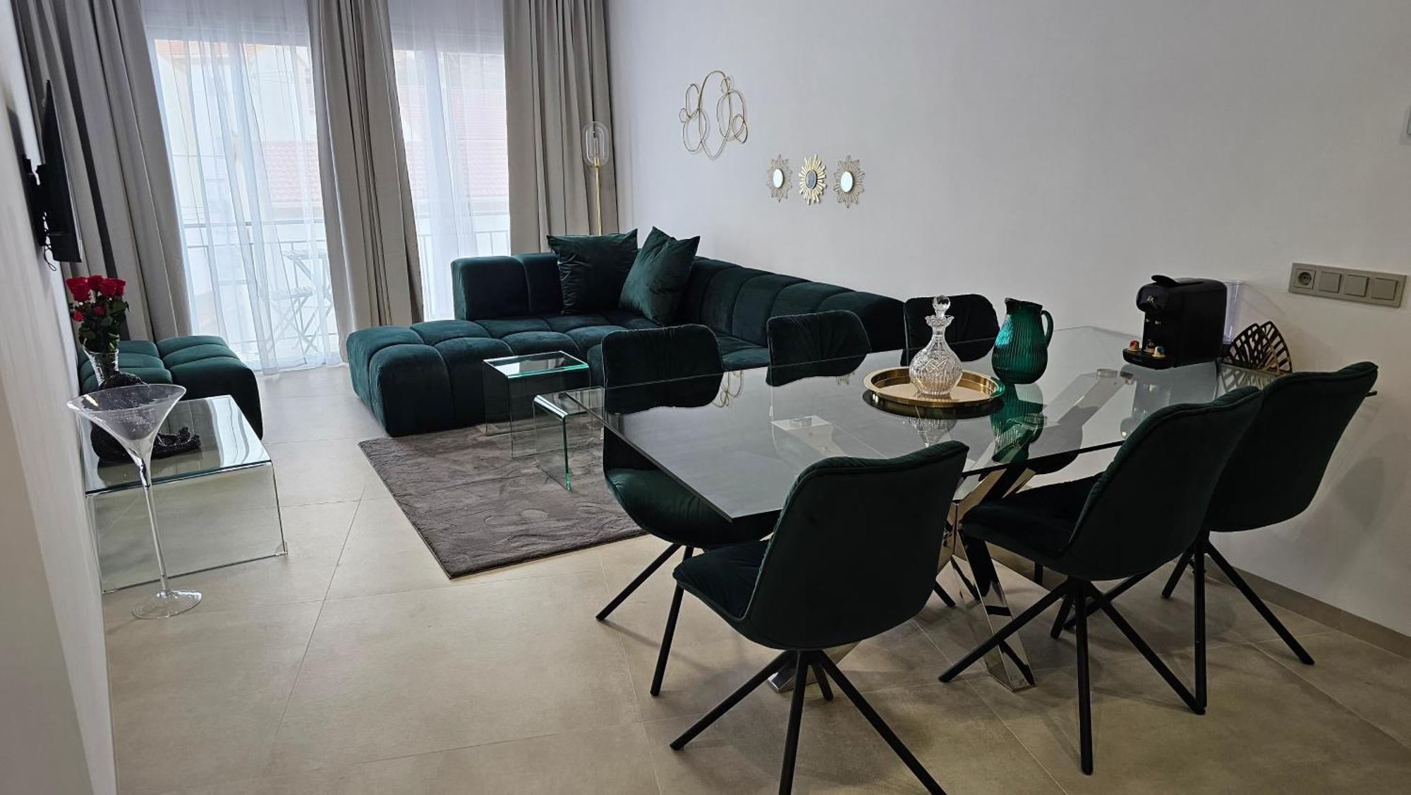 Oasis Jacuzzi Retreat Apartamento Marbella Exterior foto